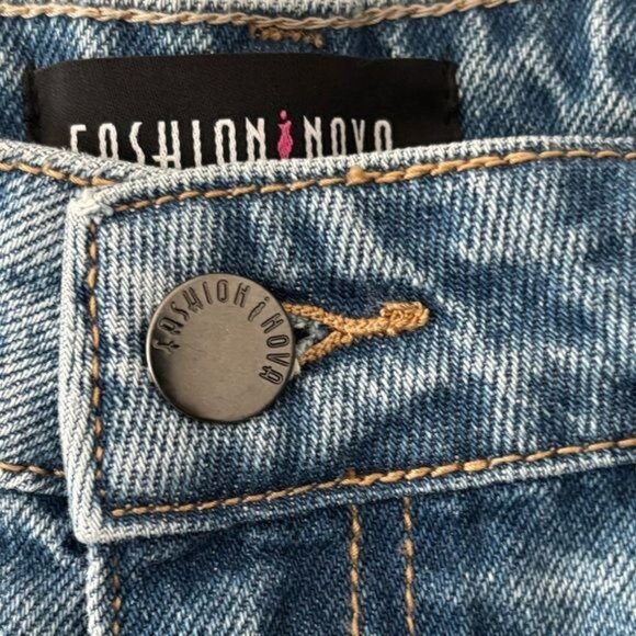 NWT Jeans 13 Cello Distressed Ripped Shredded Mom Y2K Grunge Festival Streetwear - Picture 10 of 14